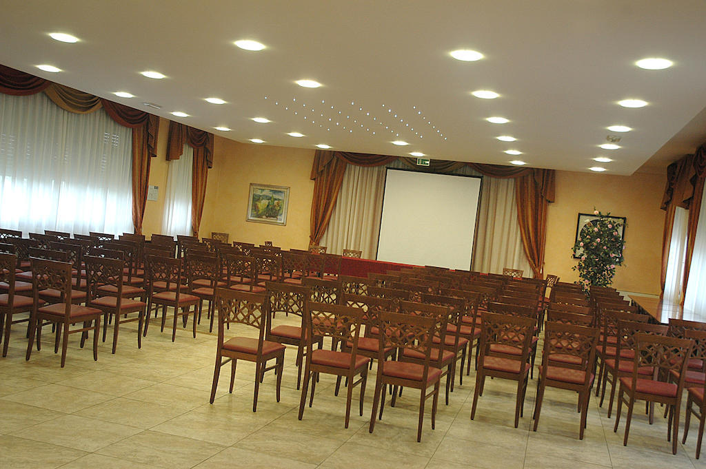 Hotel Ristorante Paladini Каризио Экстерьер фото