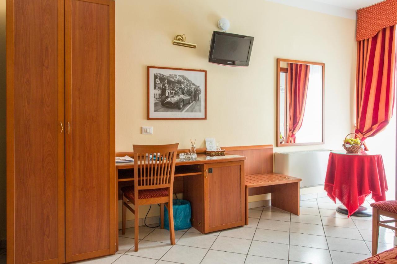 Hotel Ristorante Paladini Каризио Экстерьер фото