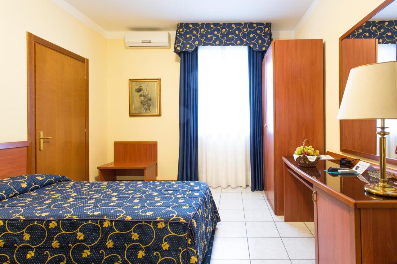 Hotel Ristorante Paladini Каризио Экстерьер фото