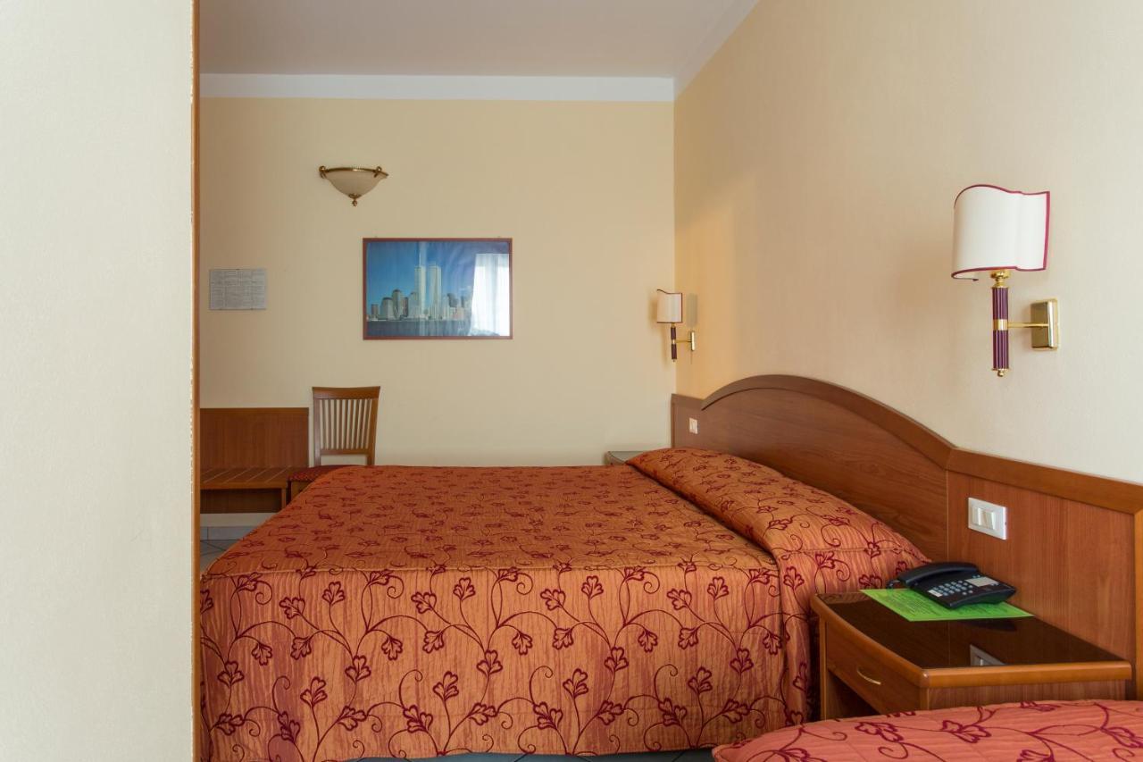 Hotel Ristorante Paladini Каризио Экстерьер фото