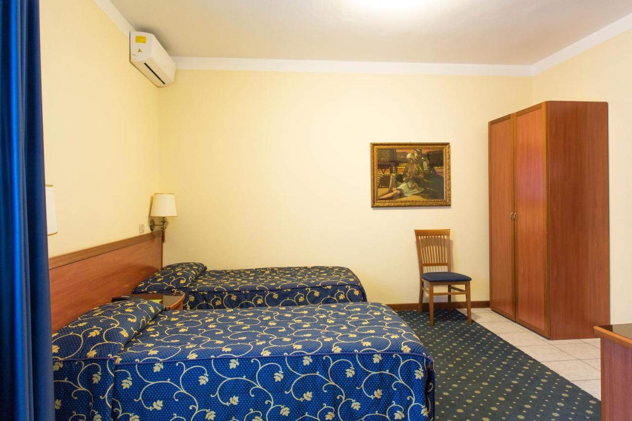 Hotel Ristorante Paladini Каризио Экстерьер фото